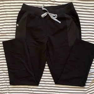 Figs Manari Slim-Leg Cargo Scrub Pants - Black M